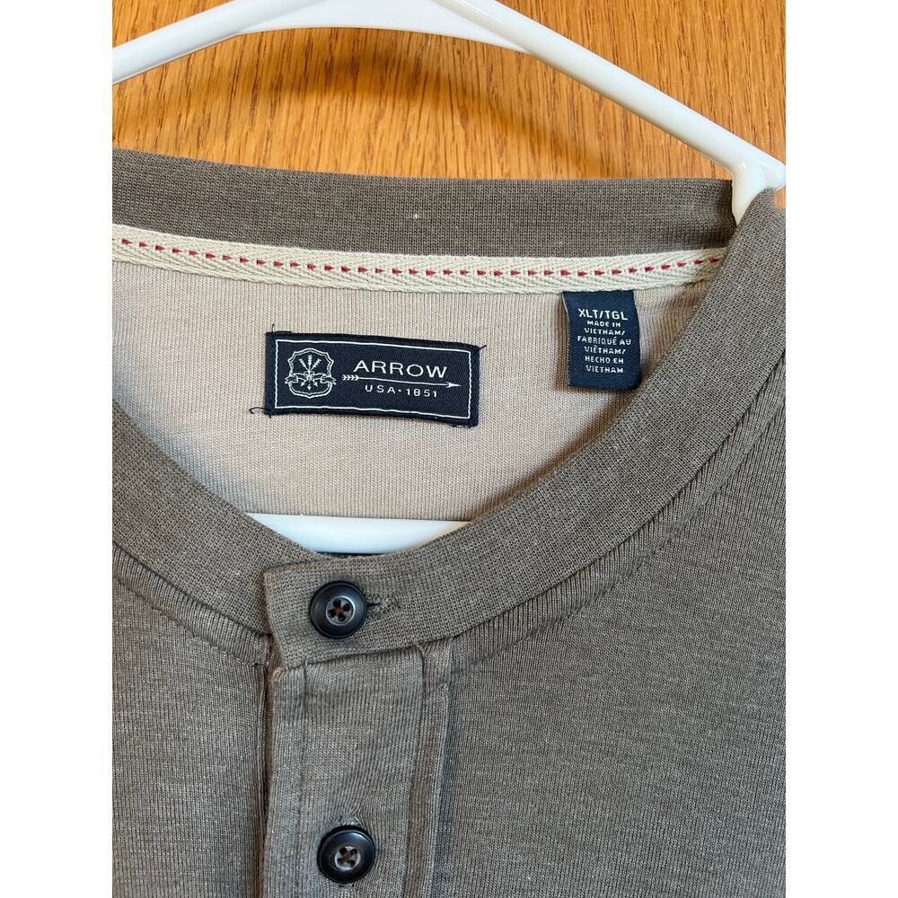 Arrow henley long sleeve olive greenT-shirt, men's size XLT